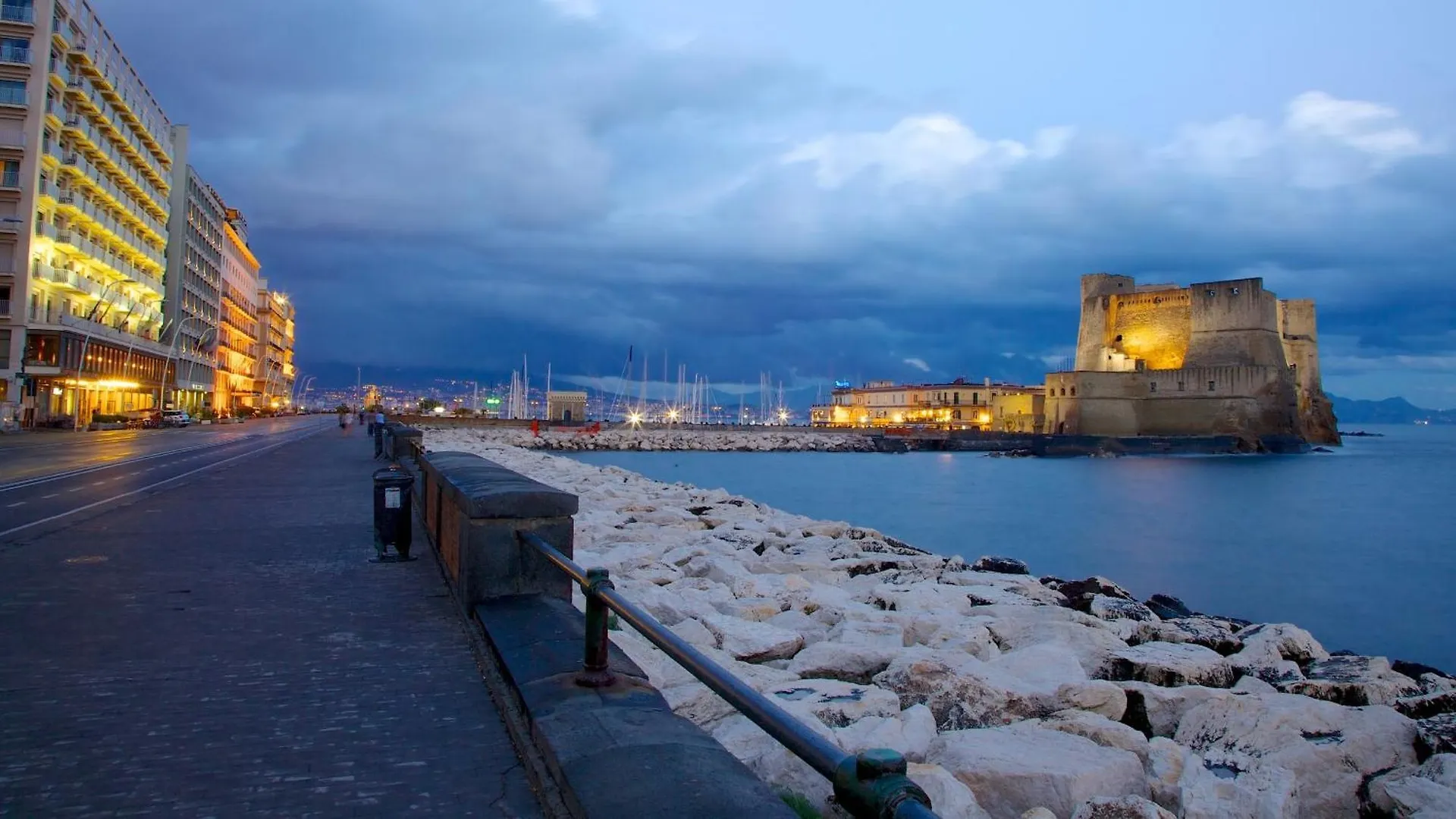 Fafa Apartment City Center Naples Italy